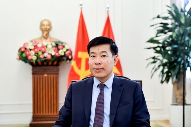Vietnam and India to Forge a New Momentum in Their Strategic Partnership