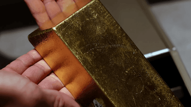 Gold prices rebound after hitting a low of more than one month