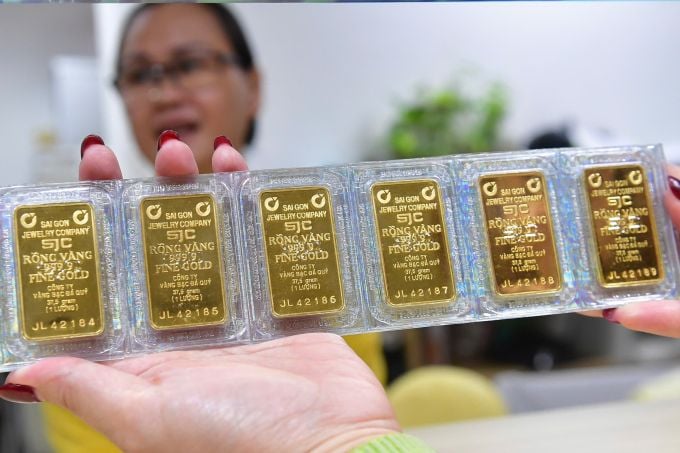Gold prices rise by 1 million dong per tael as global prices climb