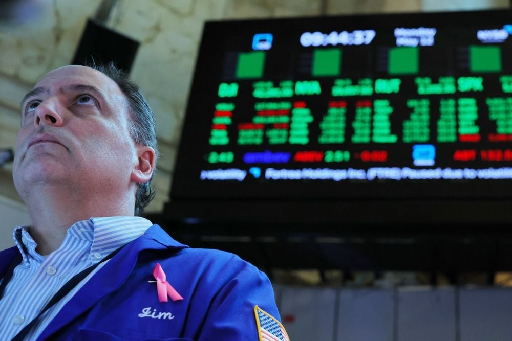 Stocks Close Strong Year on Down Note