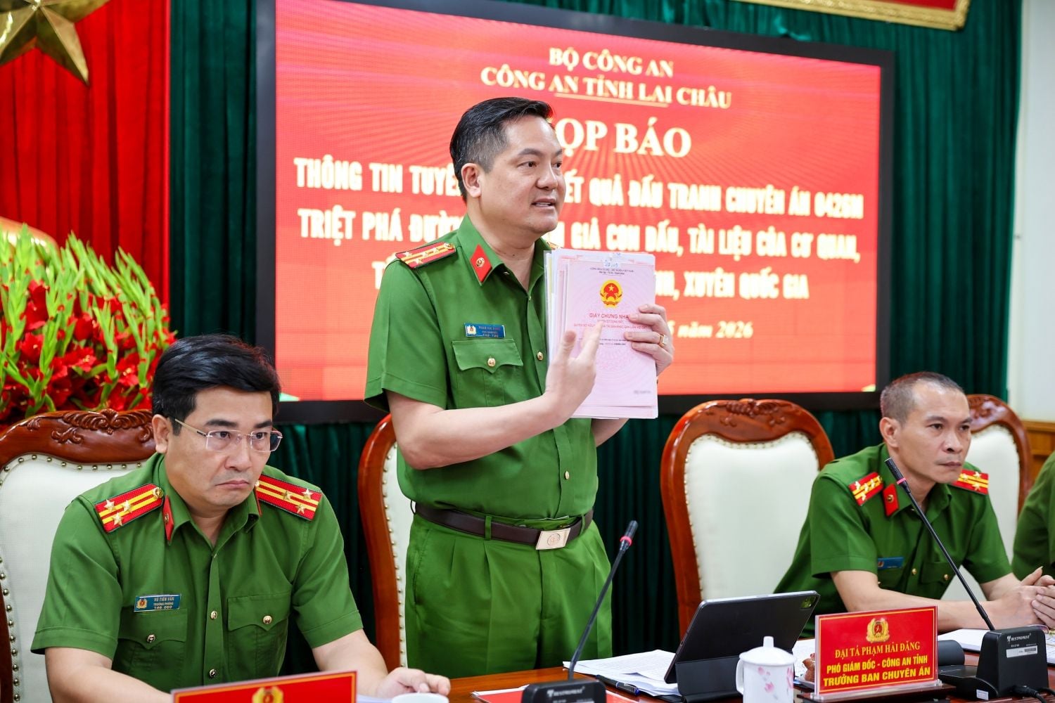 Chủ cửa hàng xăng dầu bị bắt tạm giam về tham ô và bán nhiên liệu kém chất lượng