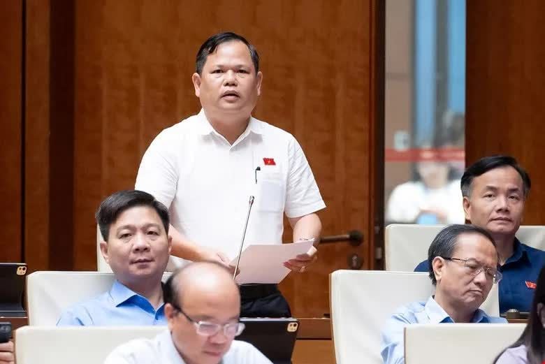 Parliament proposes raising the tax-threshold for household businesses to 3 billion dong per year, three times the Finance Ministry's proposal