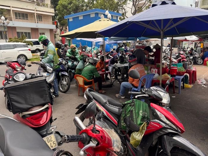 Ride-hailing platform fees: how much do users pay per trip?