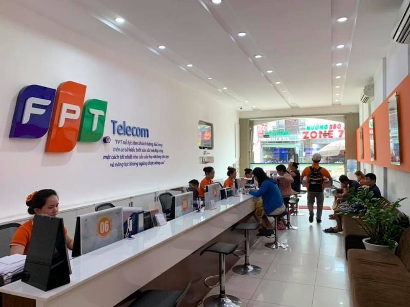 FPT Telecom reports double-digit revenue and profit growth but faces challenge meeting public company criteria due to low free float