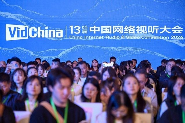 China's 261-trillion-yuan industry fires real workers to use AI, then spends nearly 2 trillion yuan to re-hire real workers
