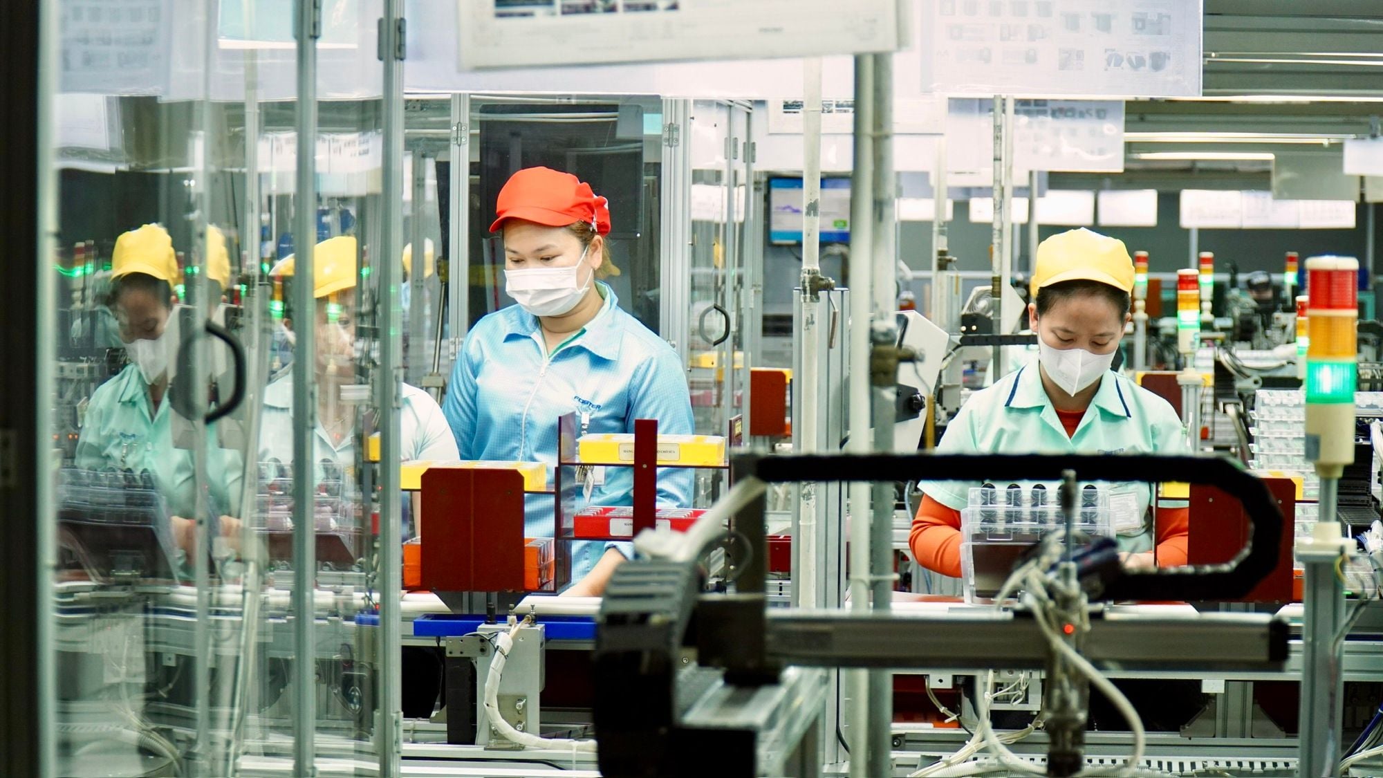 Working Through the April 30 and May 1 Holidays: How Are Workers' Wages Calculated?