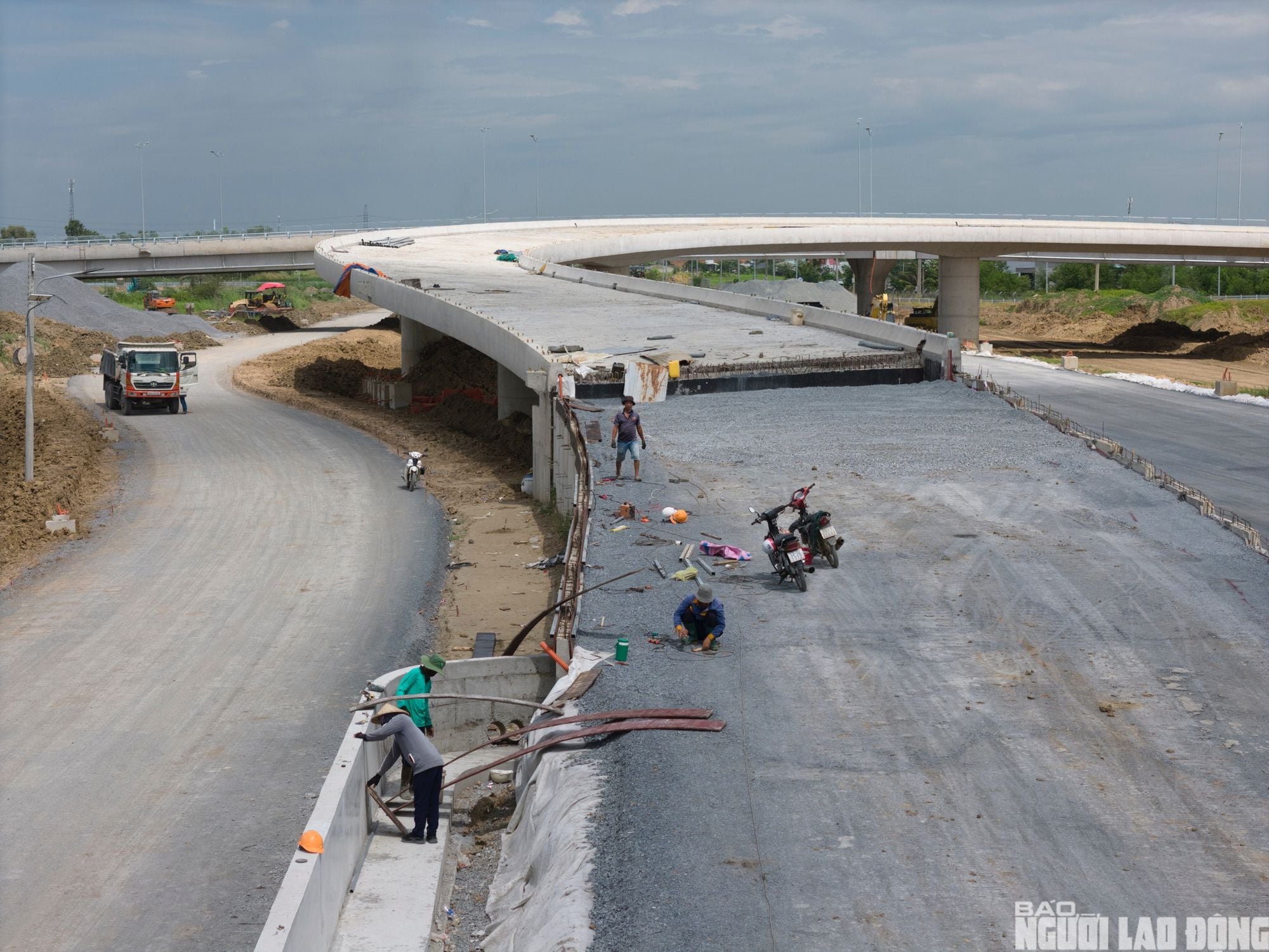 Ho Chi Minh City's Ring Road 3 segment through Tay Ninh largely complete but not yet operational as western section lags