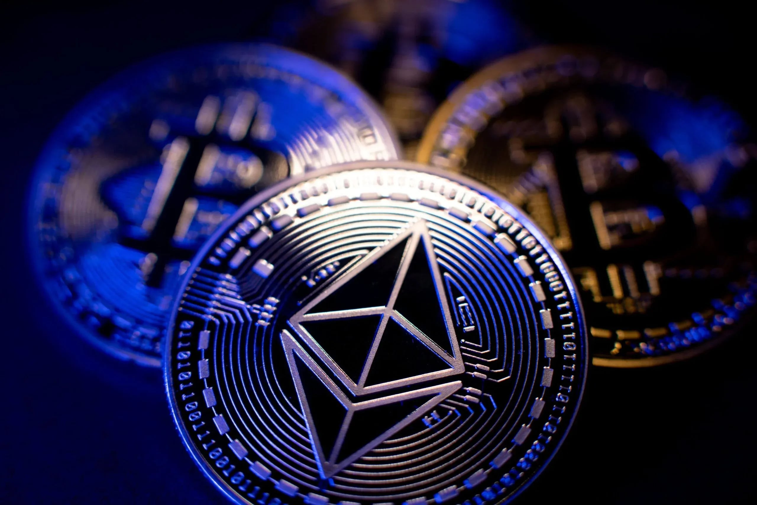 Bitcoin (BTC) vs Ethereum (ETH): Which crypto delivers better returns in 2025?