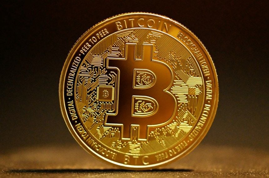 Bitcoin ETFs see best streak since October 2025 as inflows hit $2.4B