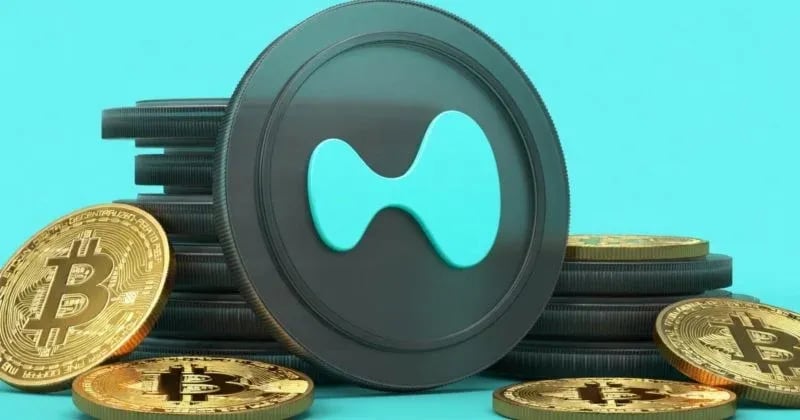 Bitcoin holds near $70,000 as derivatives hedge; Hyperliquid's HYPE token hits new all-time highs against BTC