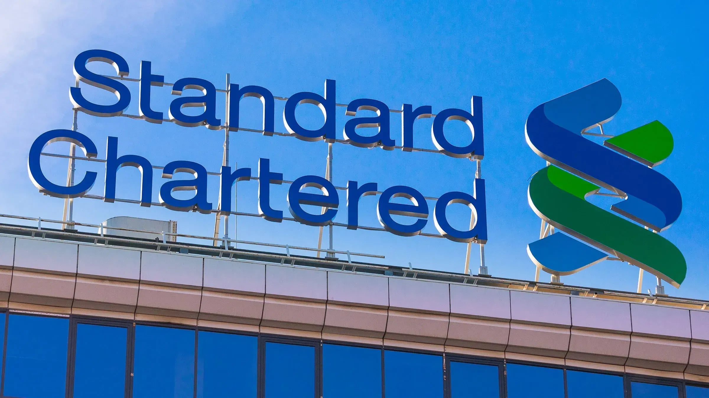 Bitcoin Price Forecast: Standard Chartered Signals Potential Drop Toward $50,000 as Open Interest Declines