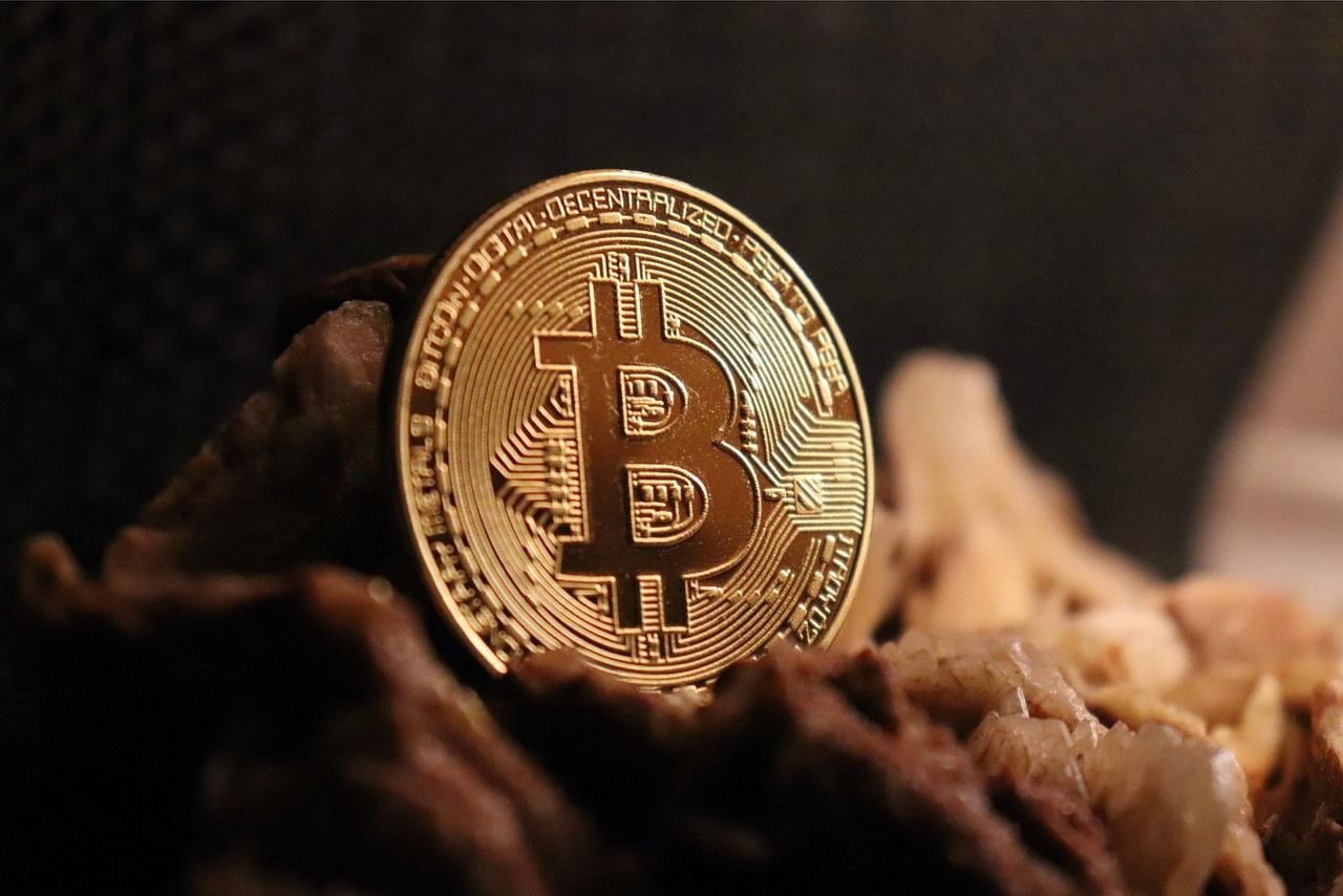 Bitcoin Slides as U.S. PCE Inflation Hits 3-Year High Amid Iran Conflict
