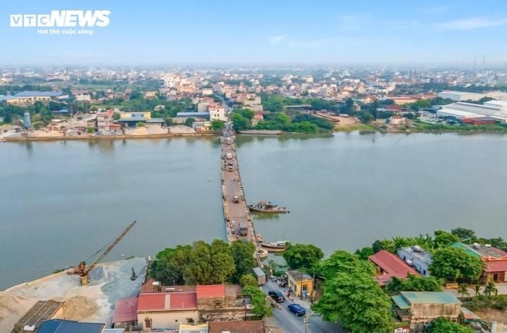 Ninh Binh's 30-year-old pontoon bridge to be replaced by a concrete bridge costing about VND 600 billion