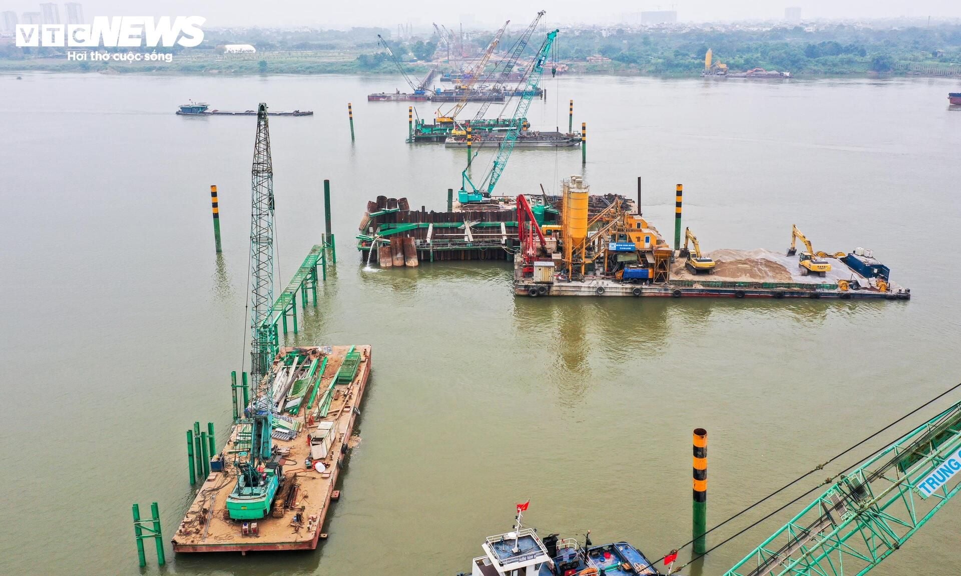 Tran Hung Dao Bridge over the Red River: around-the-clock construction accelerates completion to 2027