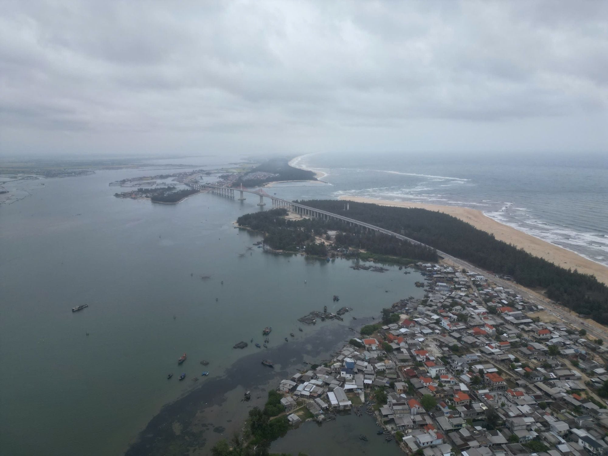 Thuận An coastal overpass opens to traffic; Hue approves coastal park and urban development project
