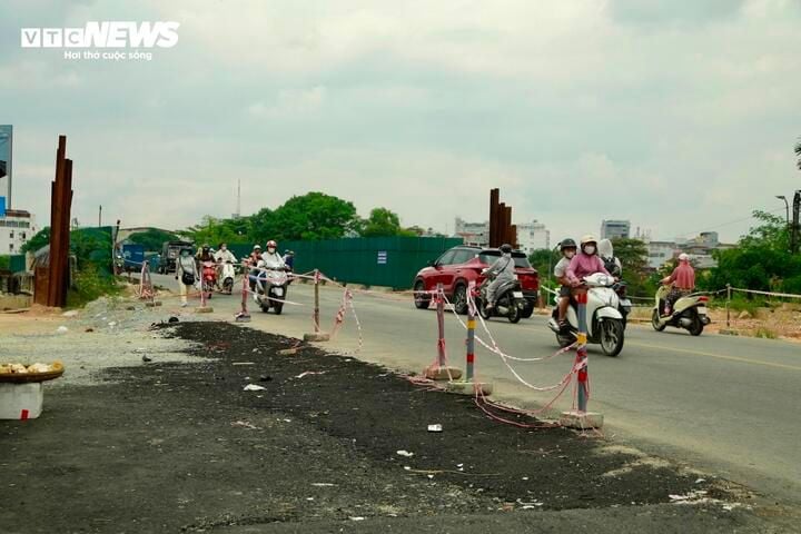 Hue's key bridge project worth over 114 billion VND halted as contractor delays persist