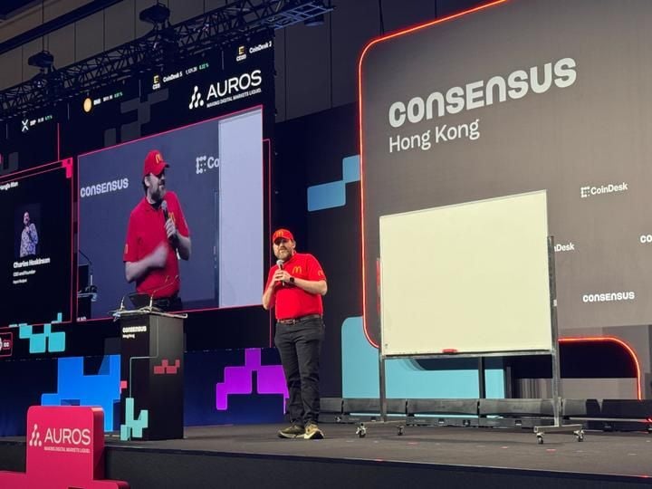 Hoskinson confirms deal to onboard LayerZero to Cardano