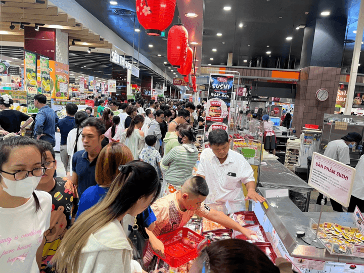 Ho Chi Minh City sets sector growth targets, aiming for a GRDP of about $200 billion by 2030