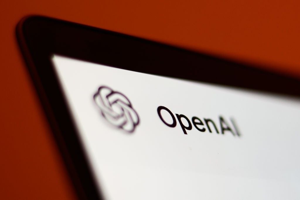 OpenAI trains Claude, enabling AI agents to run in isolated environments.