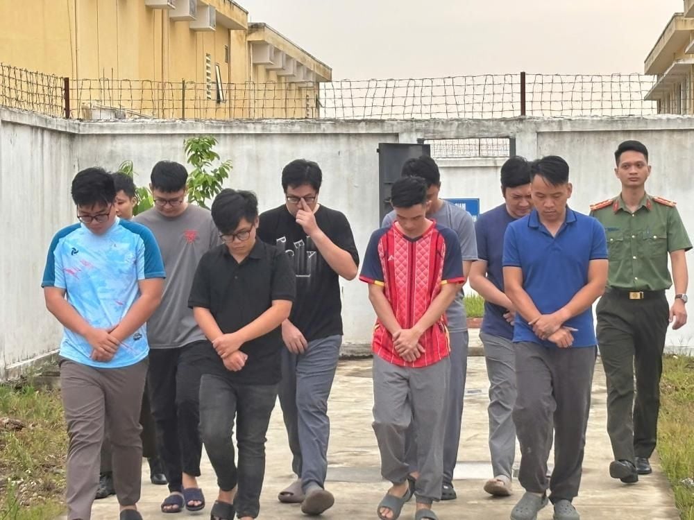 Cross-border gambling and money-laundering ring worth more than 2.25 trillion dong dismantled