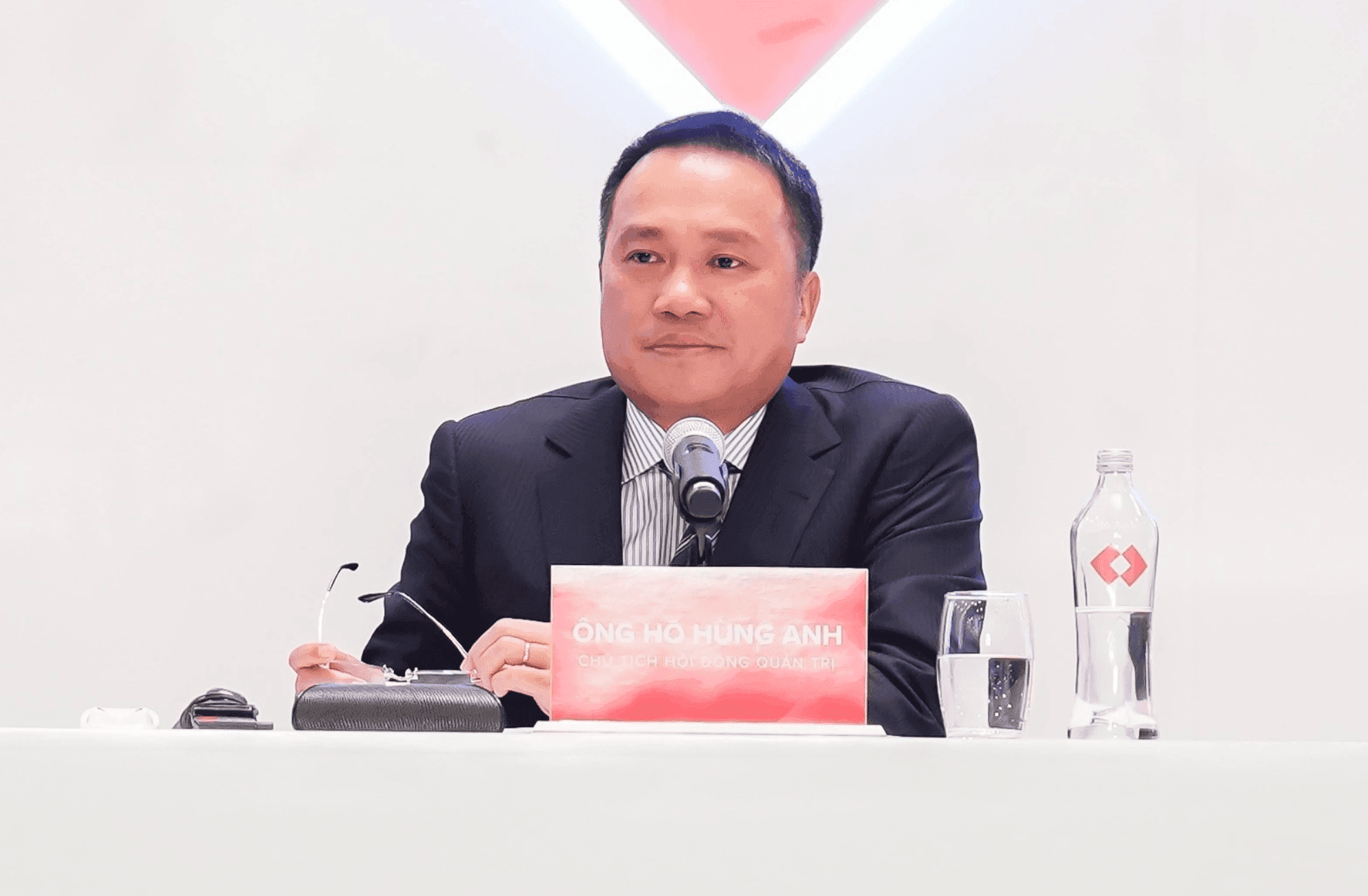 Techcombank chairman Hồ Hùng Anh, SHB's Đỗ Quang Hiển, and other bank CEOs discuss real estate lending