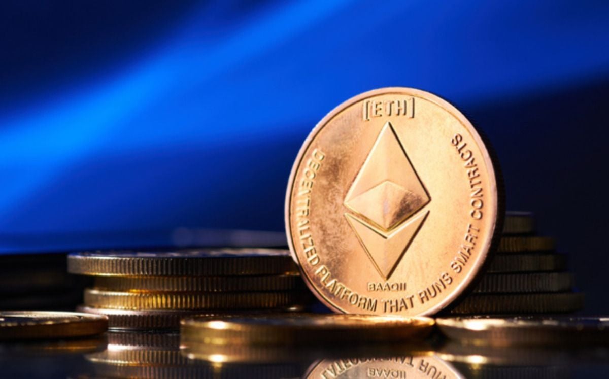 Phân tích giá Ethereum: hai khuôn mẫu breakout đồng thời—tích lũy hàng tuần và nêm dài hạn
