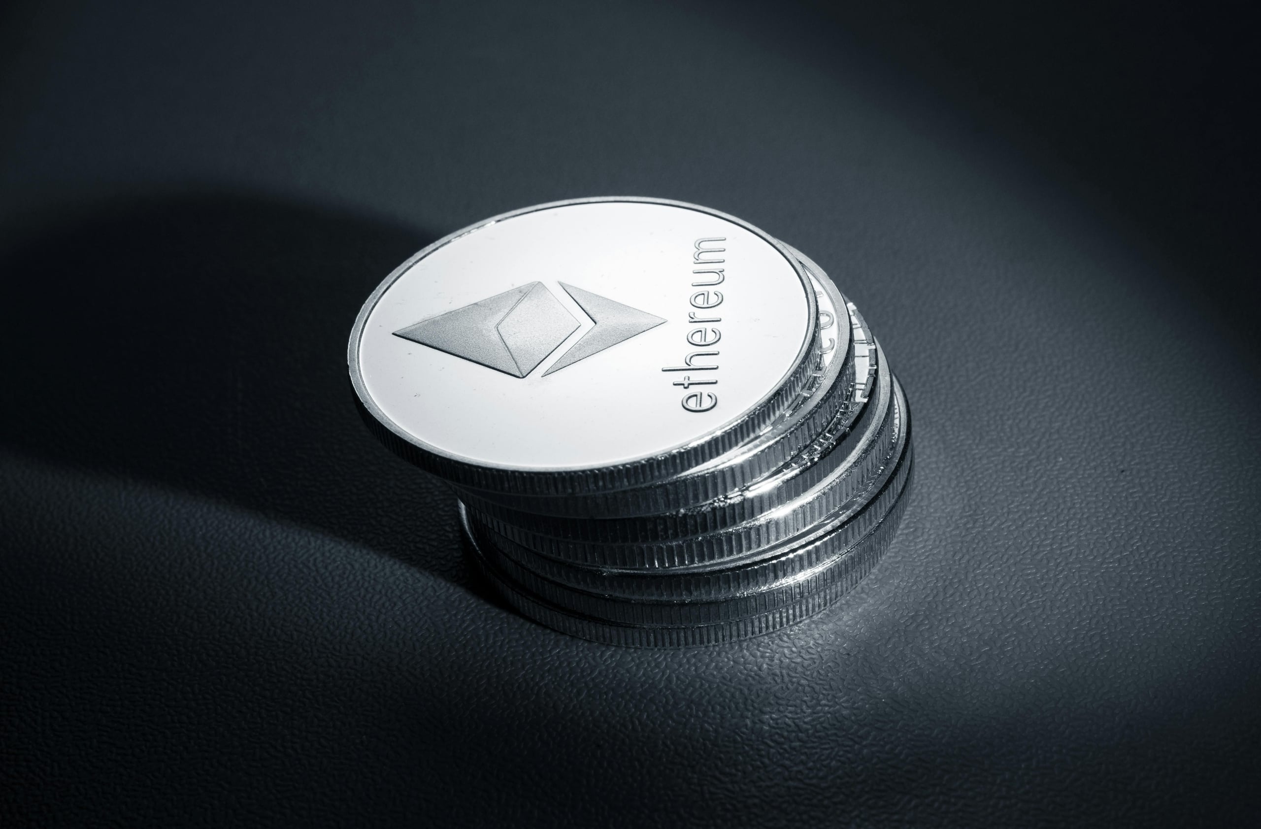Các cá voi Ethereum mất gần 25% lượng nắm giữ trong bối cảnh biến động thị trường