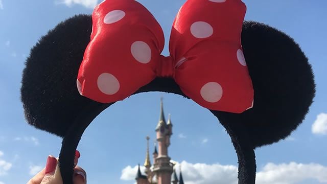 FCC launches early review of Disney's ABC TV licenses over DEI practices amid the Kimmel-Trump dispute.