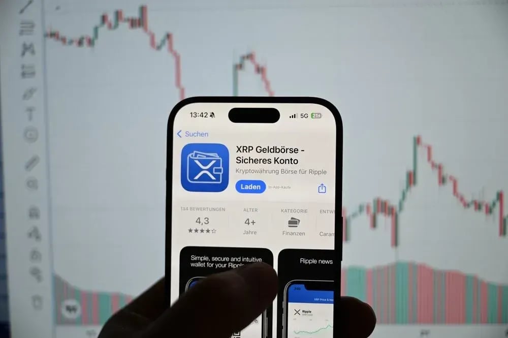 XRP Bull Switch Reappears as Rare 13-Year Signal Aligns With $2 Breakout Potential