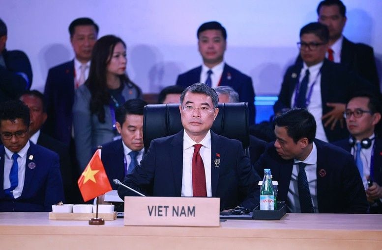 Prime Minister Le Minh Hung Outlines Three Major Proposals to ASEAN Amid Multidimensional Challenges