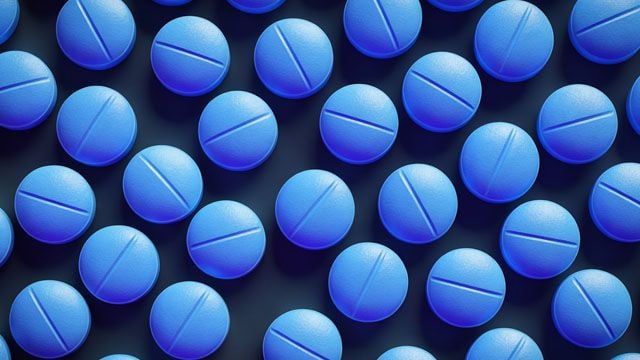 Bristol Myers Squibb stock near $60 as looming patent cliffs test growth pipeline and dividend appeal