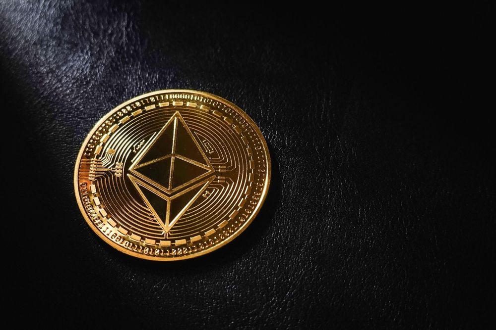 Giá Ethereum (ETH) đối mặt với thử thách quan trọng tại vùng kháng cự 2.400 USD