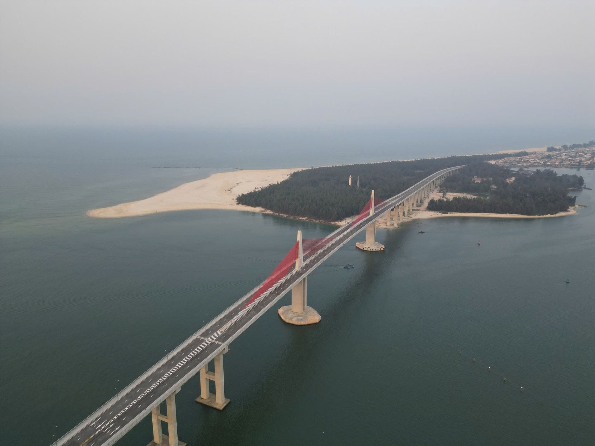 Plan for the technical opening of the Thuận An sea-crossing bridge, the largest in central Vietnam
