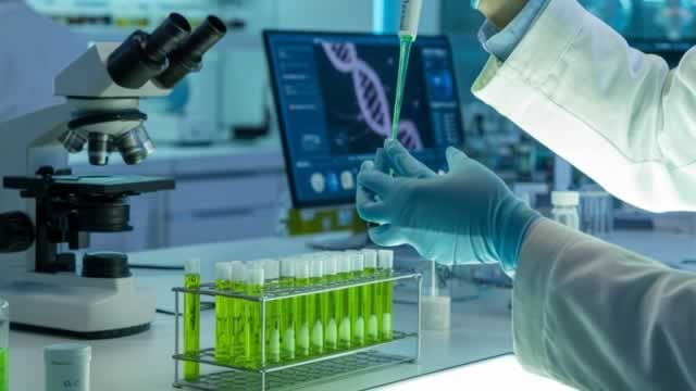 Moderna reports mixed Q1 results as revenue beats estimates but litigation charge weighs on earnings