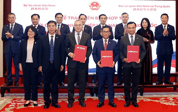 VietJet to finance operating leases for 10 Comac C909 aircraft with SPDB Financial Leasing