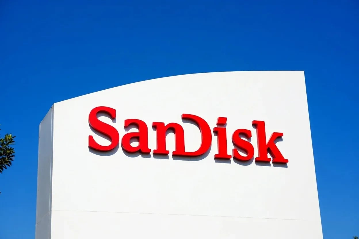 SanDisk (SNDK) Shares Dip Despite Strong Q3 as Seagate (STX) and Western Digital (WDC) Ride AI Storage Wave