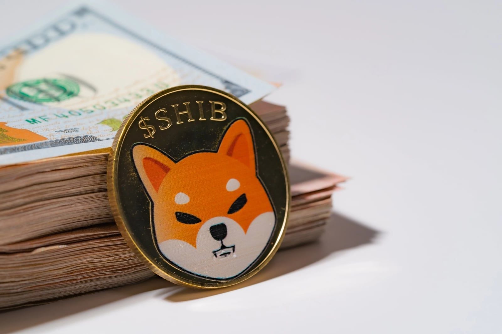 Shiba Inu Signals 18% Upside as Price Tests $0.0000075 Resistance in 2026