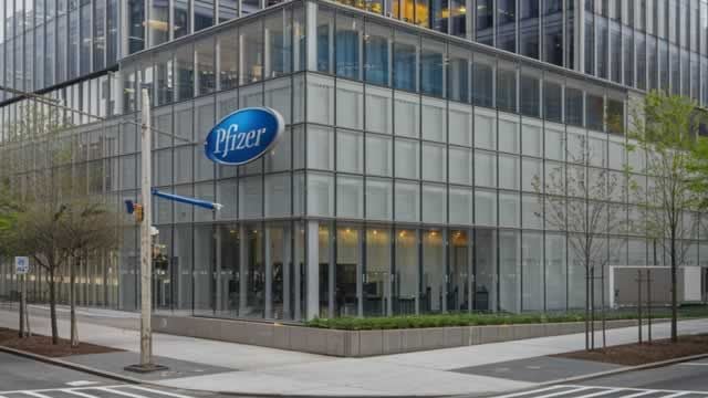 Pfizer’s high dividend yield amid transition: evaluating staying with the stock versus growth opportunities