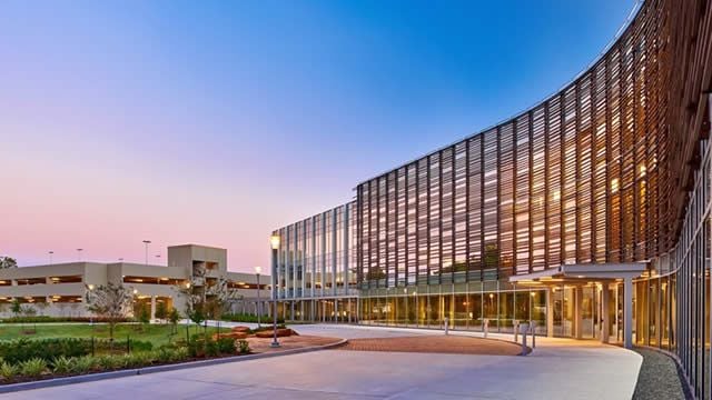 Is Realty Income's 5% dividend sustainable?