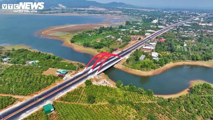 1.2-trillion-dong road through Gia Lai's coffee capital takes shape