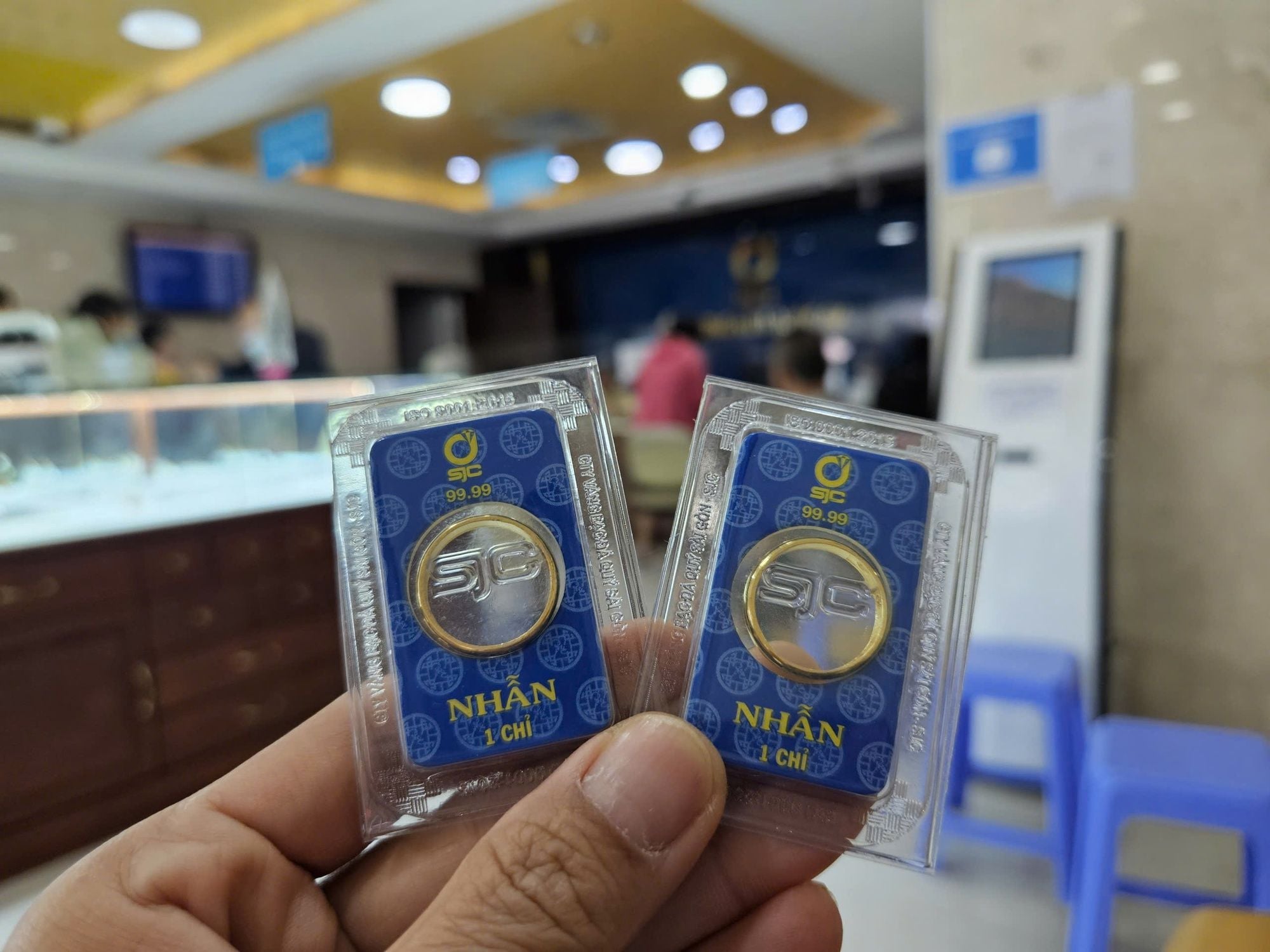 End of day March 17: Several brands raise prices of plain gold rings to match SJC bullion price