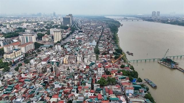Hanoi trims capital investment for Red River scenic boulevard project to about VND 737 trillion, down from 855 trillion at groundbreaking
