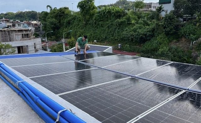 Rooftop solar power installation reduces monthly electricity bills for small businesses by 20 million VND