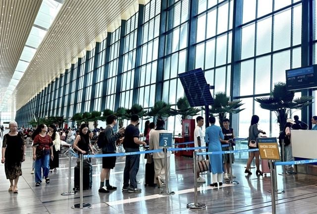 Airfares on Hanoi–Ho Chi Minh City route reach Tet-level highs as travelers return to the south