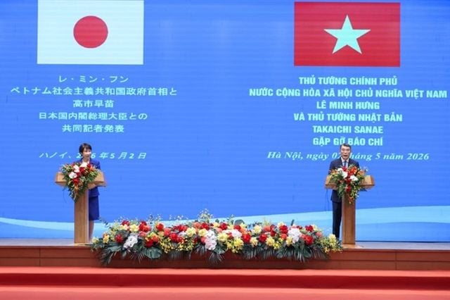 Japanese Prime Minister says Vietnam is developing at an impressive pace