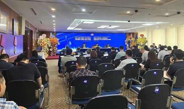 Vinaconex leadership outlines plan to increase stake in Giầy Thượng Đình