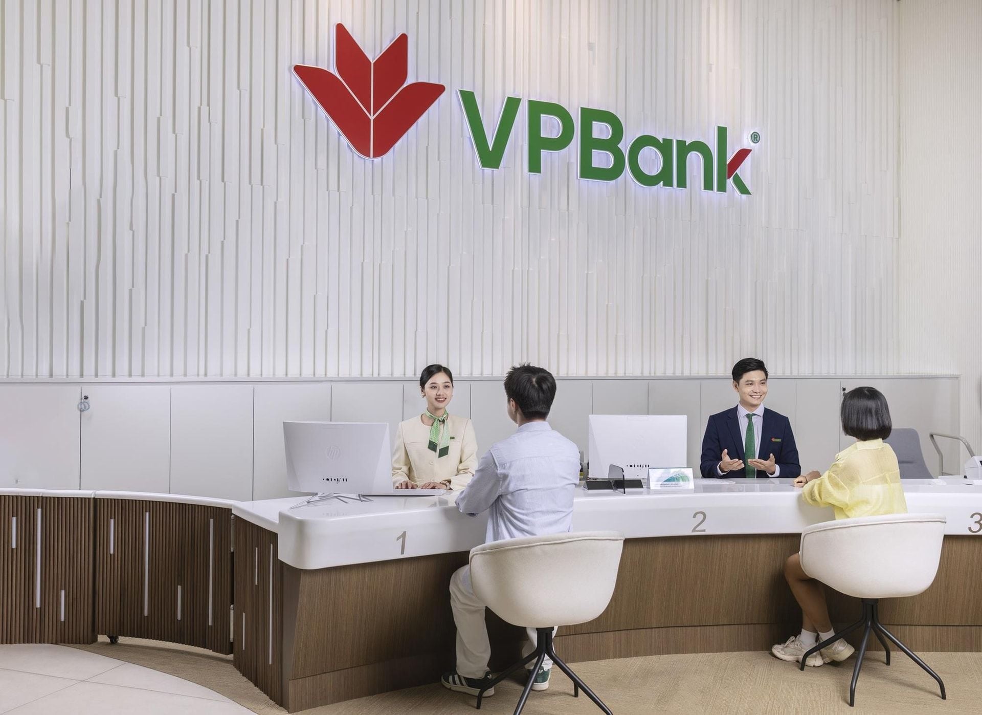 VPBank updates deposit rates from April 10, 2026; short-term rates cap at 4.75% while longer-tenor yields vary by deposit amount and channel