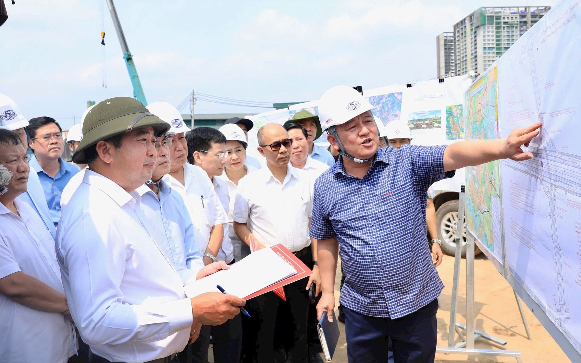 Bí thư Thành ủy Hà Nội kêu gọi khắc phục khẩn cấp việc thi công Vành đai 3,5; kế hoạch tái định cư sẽ hoàn thành trong tháng 9