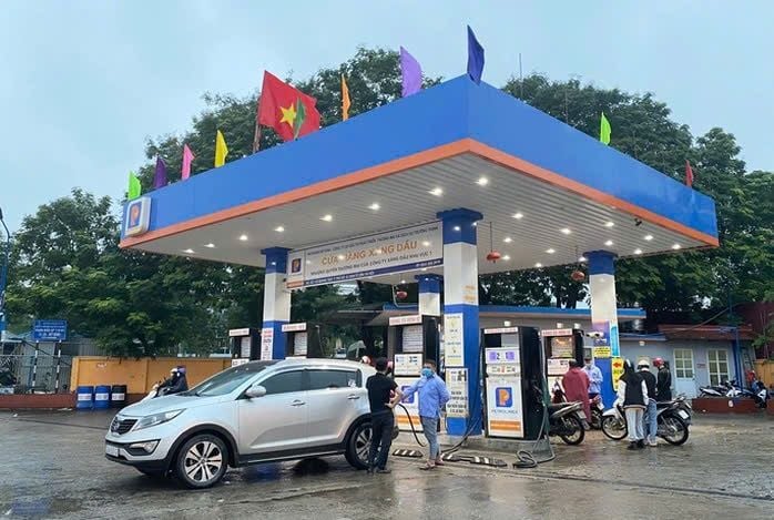 Fuel price fluctuations prompt Ho Chi Minh City police to warn residents about fuel storage risks