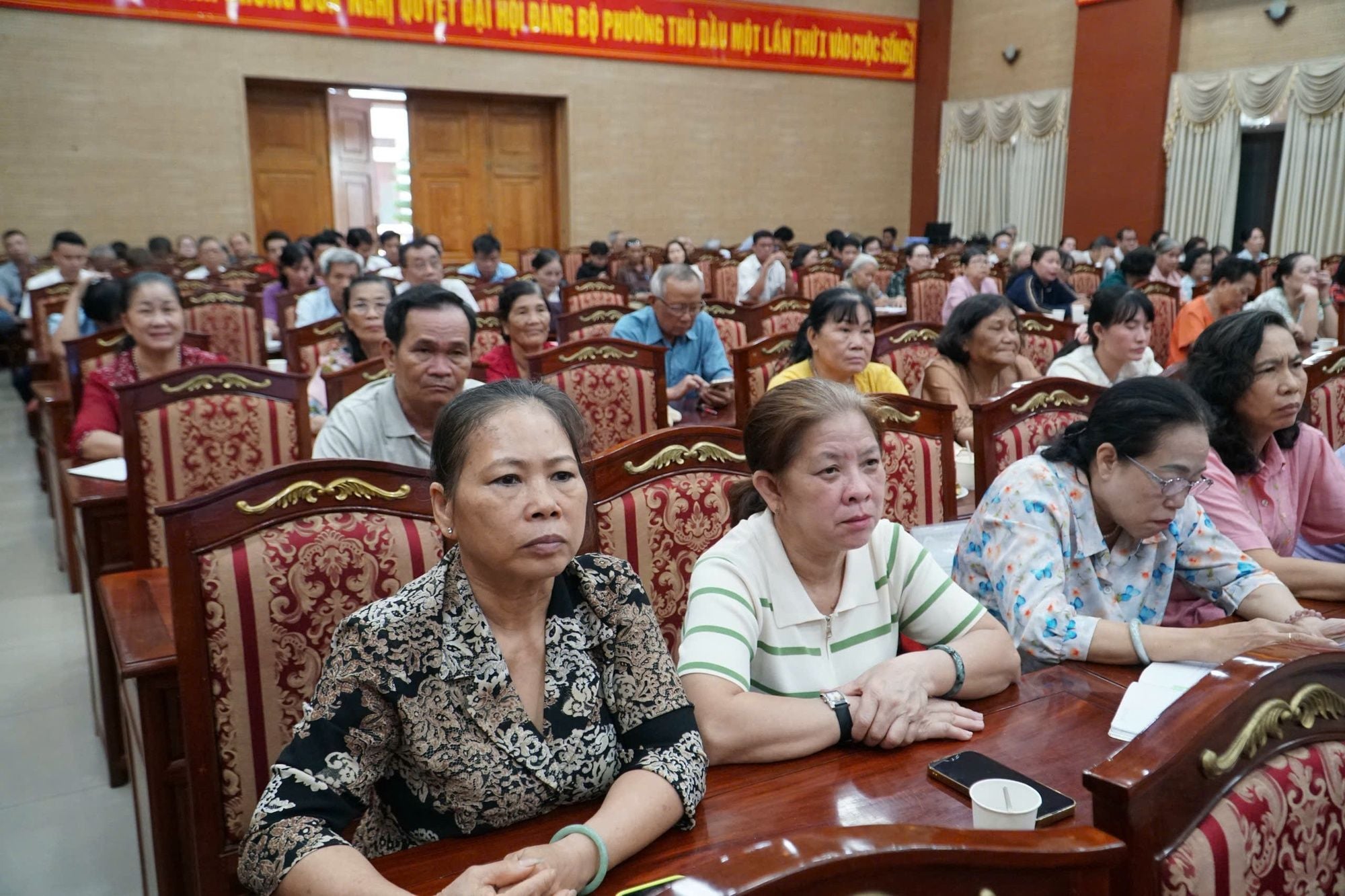 Chủ tịch HĐND TP Hồ Chí Minh kêu gọi hành động ngay để giải quyết tình trạng chờ 3 tháng rút bảo hiểm xã hội